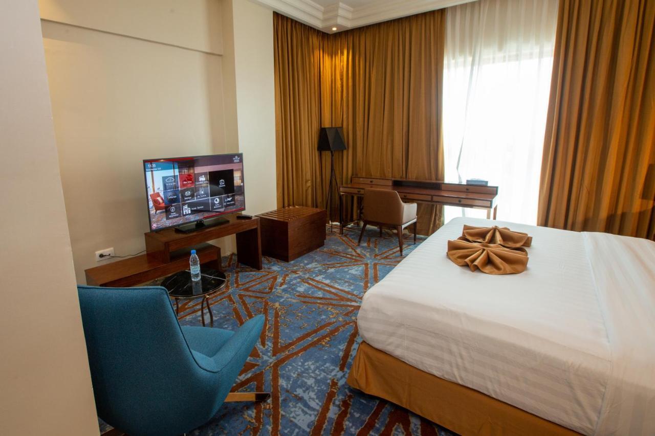 Fleur De Lys Point E Hotel